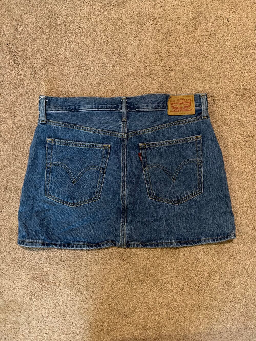 Levi’s Denim Icon Skirt Medium Wash Size 30
